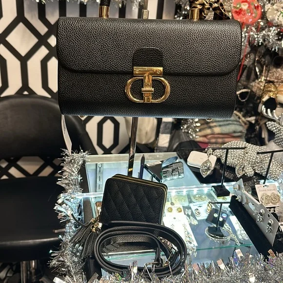 Black handbag with gold hardware and long strap and wallet - Picture 3 of 9